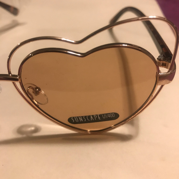 HEART SHAPED AMBER COLORED SUNGLASSES - Picture 1 of 5